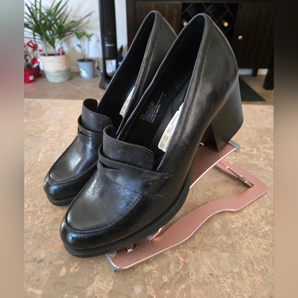 BORN Women's Kasi.   Size 11  Women's